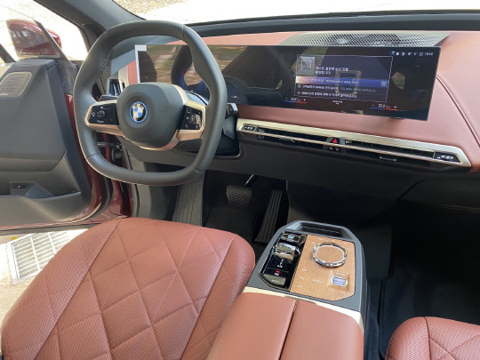 BMW iX 1열. 장우진 기자